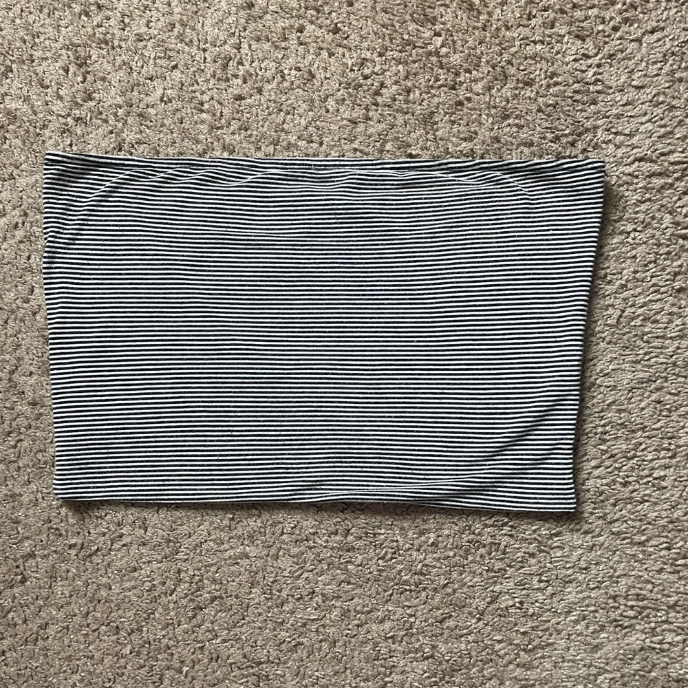 Tilly’s black and white striped crop tube top size medium